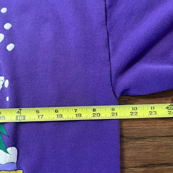 Purple Vintage “Wake Me In The Spring!” Bear Sweatshirt. - Picture 3 of 4